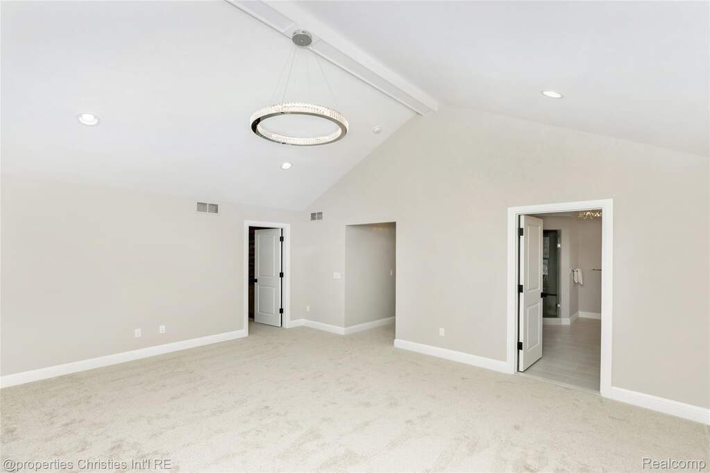 5 Bedroom Single Family Home/House's Image 25