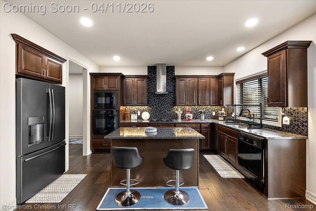 4 Bedroom Single Family Home/House's Image 32