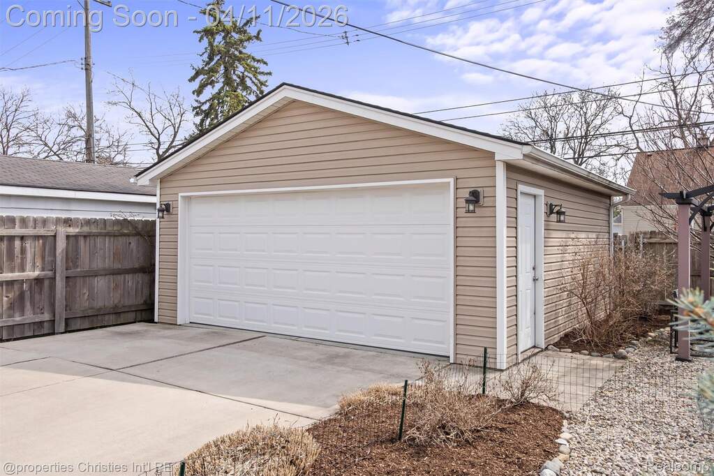 3 Bedroom Single Family Home/House's Image 35