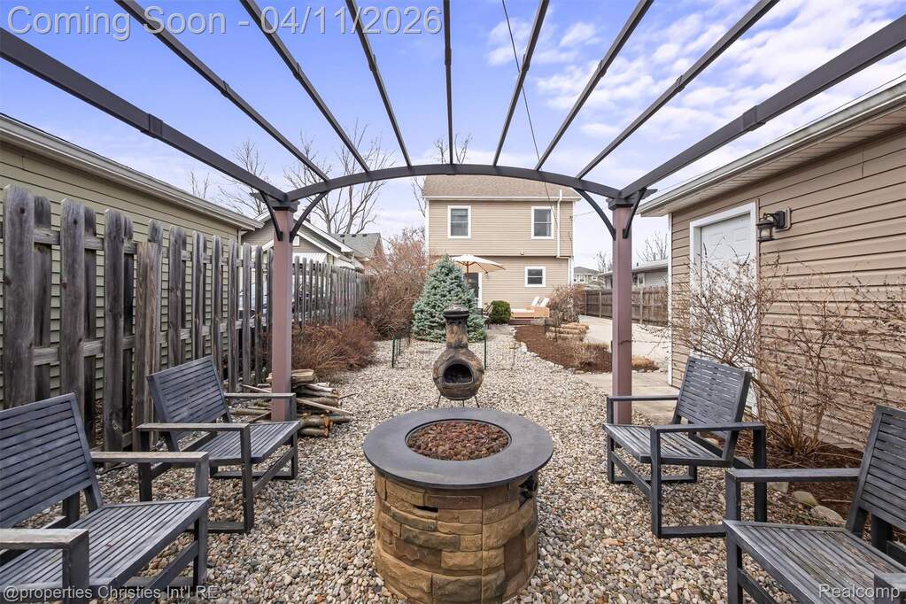3 Bedroom Single Family Home/House's Image 36