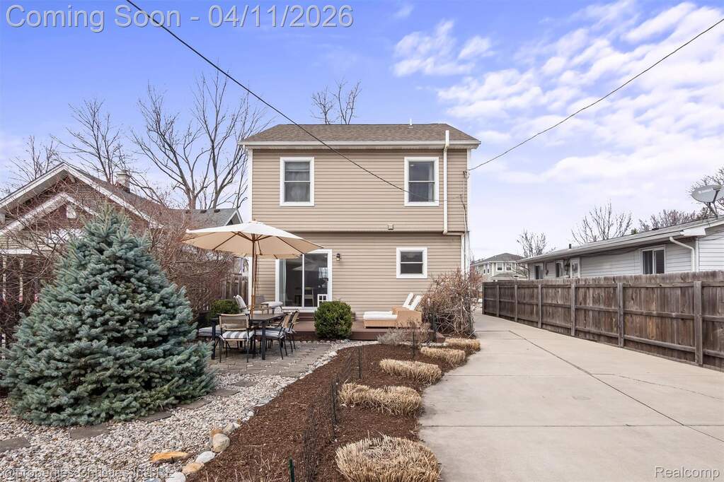 3 Bedroom Single Family Home/House's Image 37