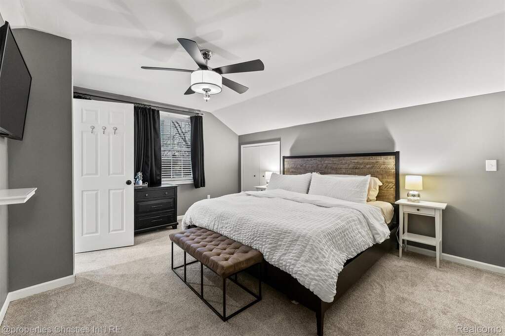 3 Bedroom Single Family Home/House's Image 9