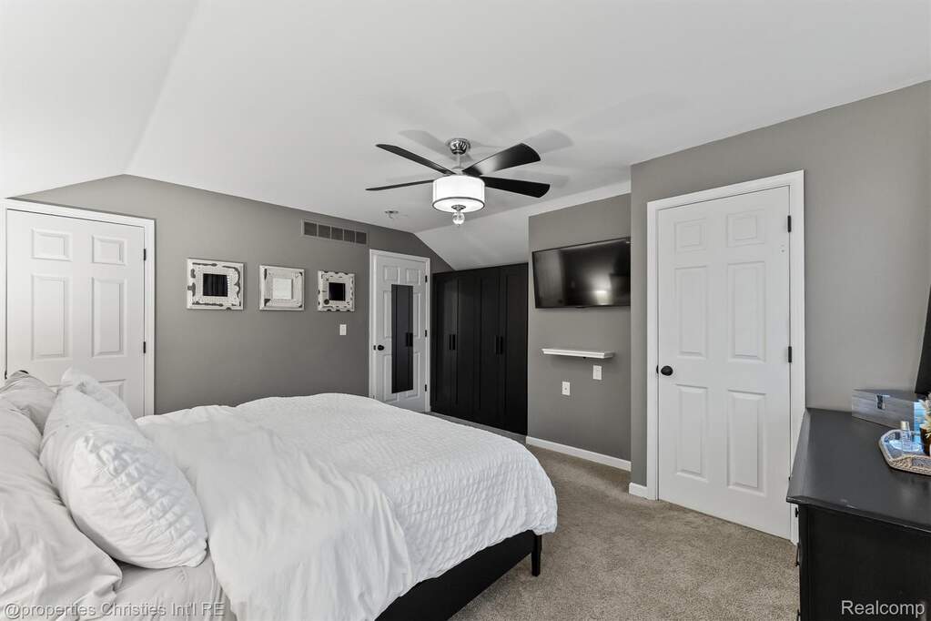 3 Bedroom Single Family Home/House's Image 10