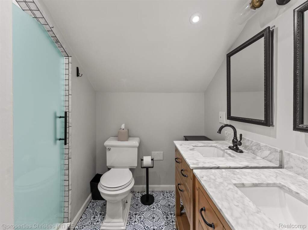 3 Bedroom Single Family Home/House's Image 11