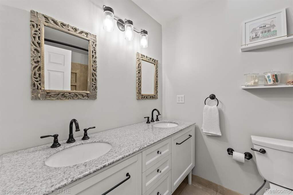 3 Bedroom Single Family Home/House's Image 18