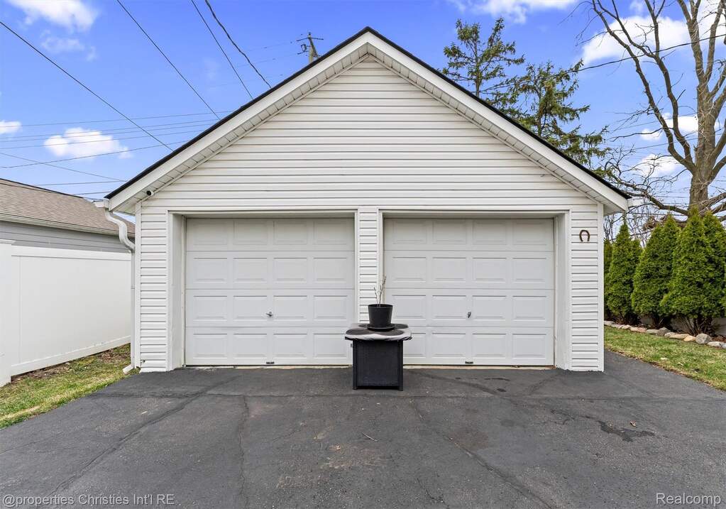3 Bedroom Single Family Home/House's Image 26