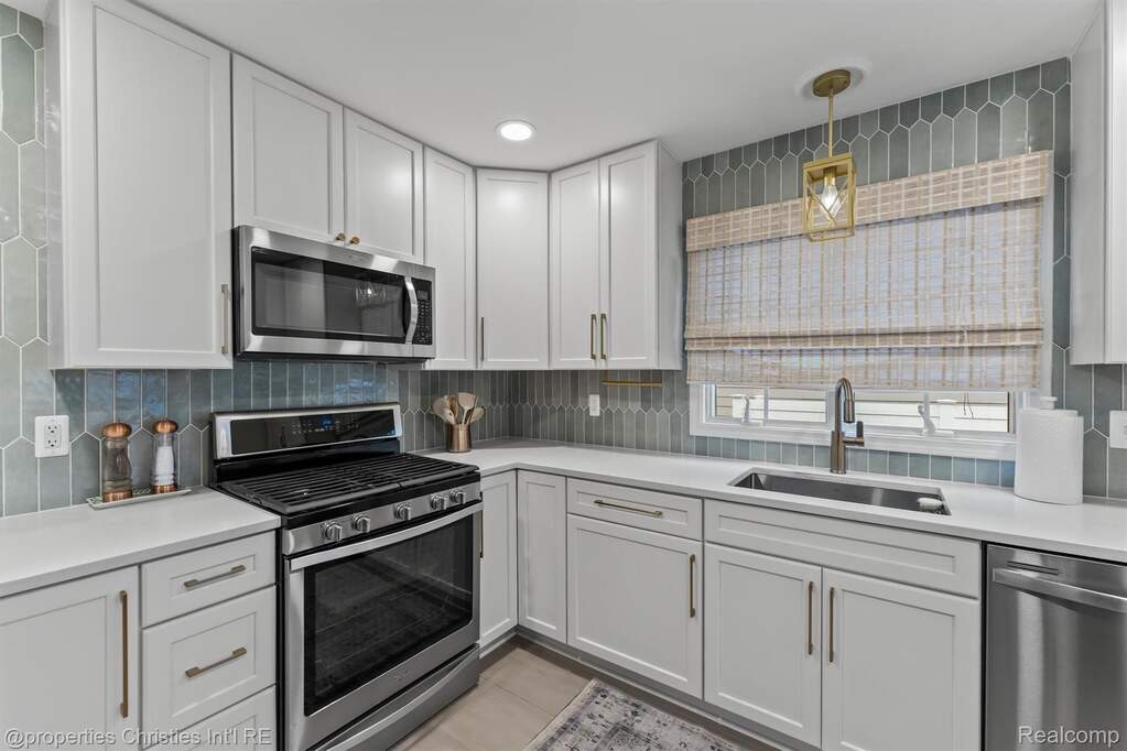 3 Bedroom Single Family Home/House's Image 5