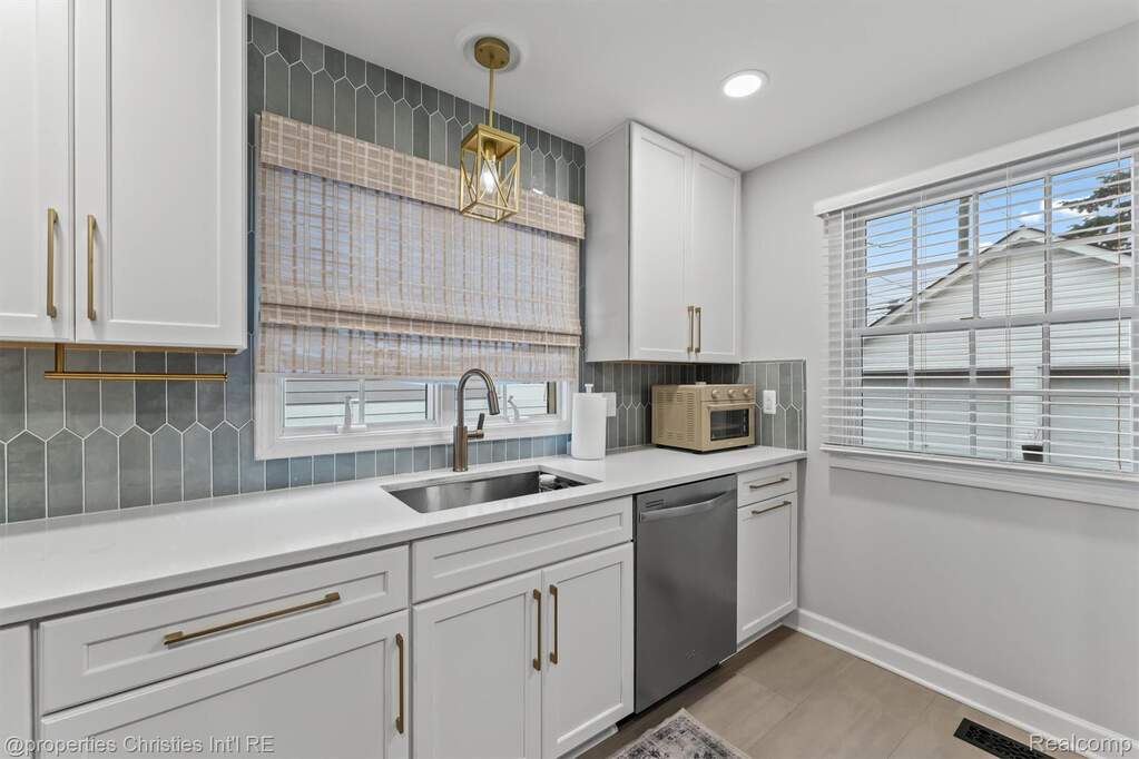 3 Bedroom Single Family Home/House's Image 6