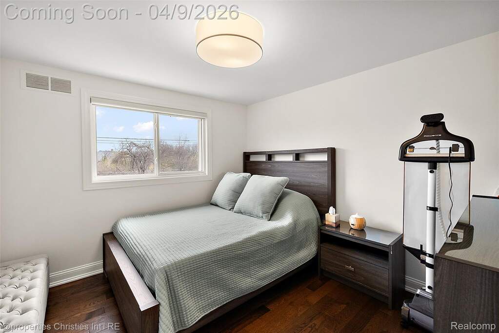 3 Bedroom Single Family Home/House's Image 27