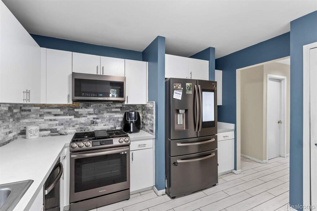 4 Bedroom Single Family Home/House's Image 10