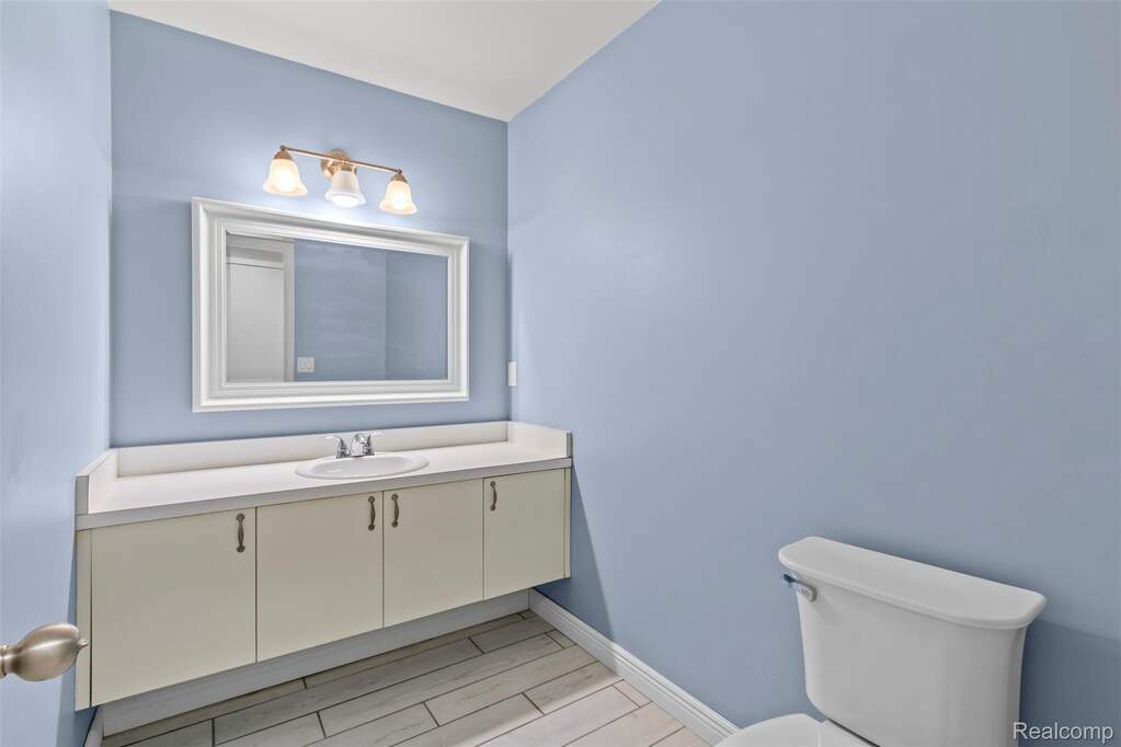 4 Bedroom Single Family Home/House's Image 12