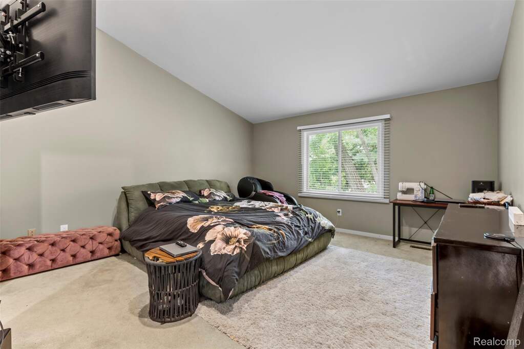 4 Bedroom Single Family Home/House's Image 13