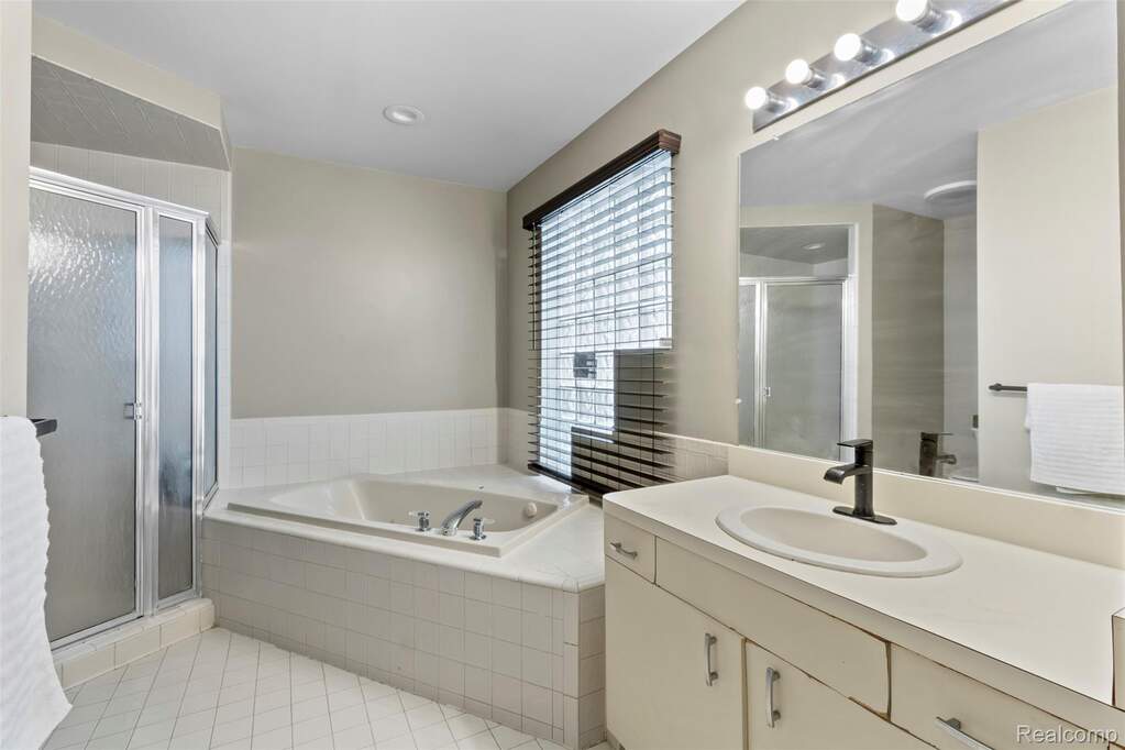 4 Bedroom Single Family Home/House's Image 15