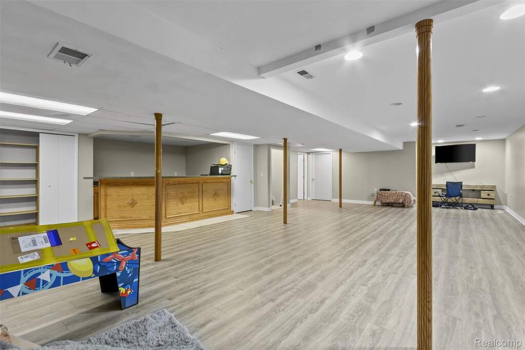 4 Bedroom Single Family Home/House's Image 27