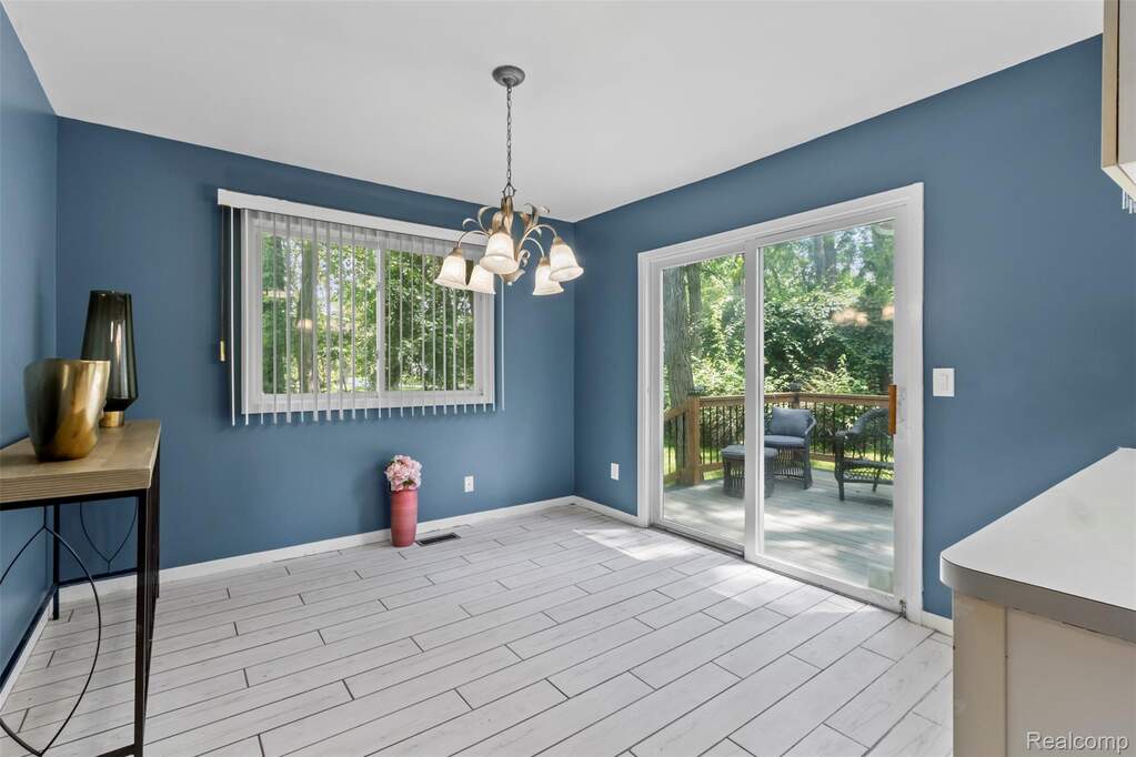 4 Bedroom Single Family Home/House's Image 6