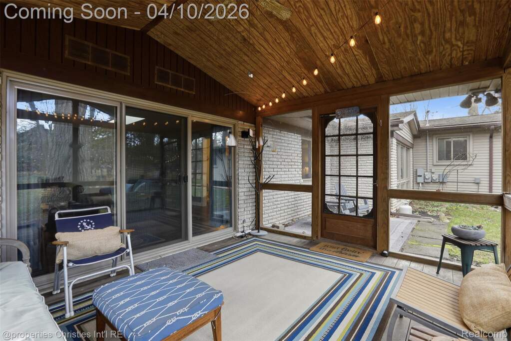 5 Bedroom Single Family Home/House's Image 17