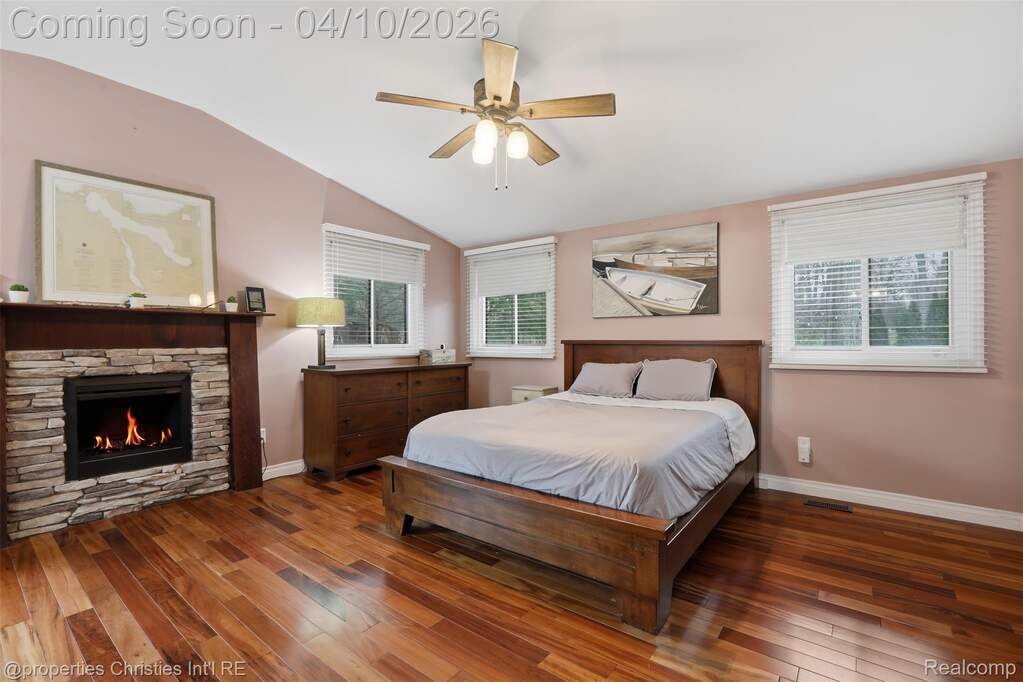 5 Bedroom Single Family Home/House's Image 19
