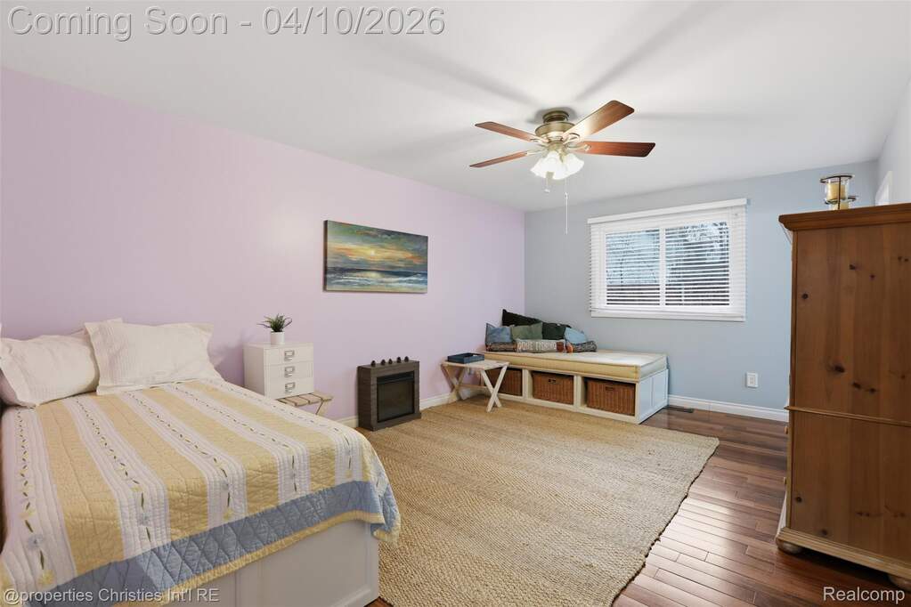 5 Bedroom Single Family Home/House's Image 24