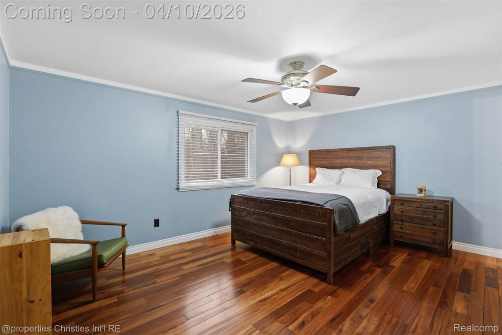5 Bedroom Single Family Home/House's Image 27