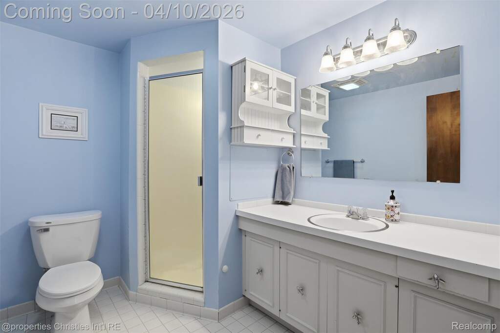 5 Bedroom Single Family Home/House's Image 29