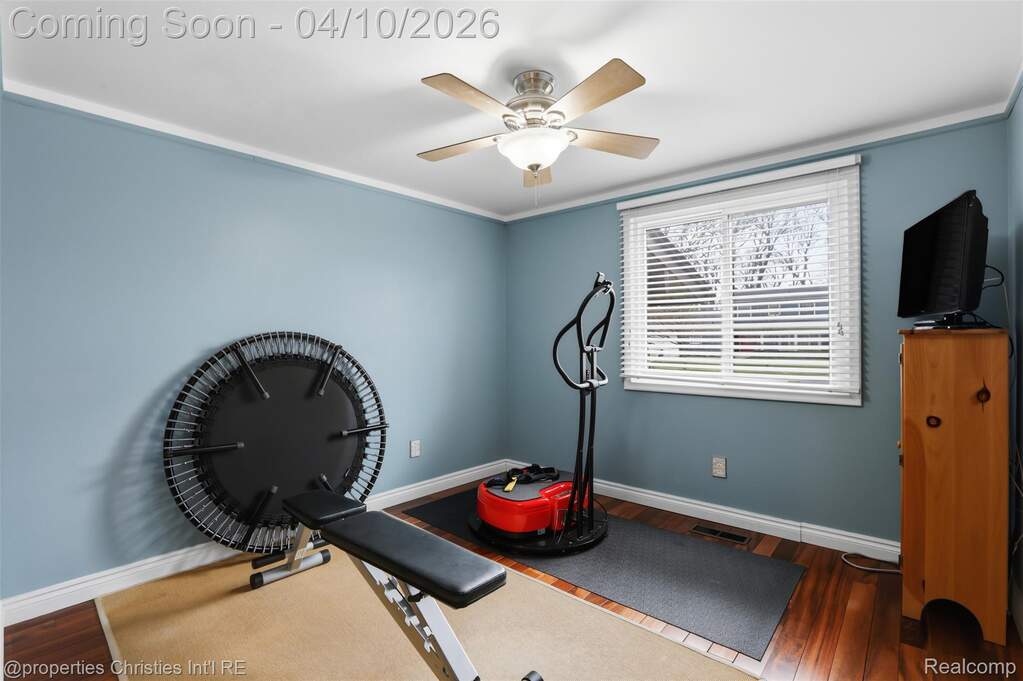 5 Bedroom Single Family Home/House's Image 31