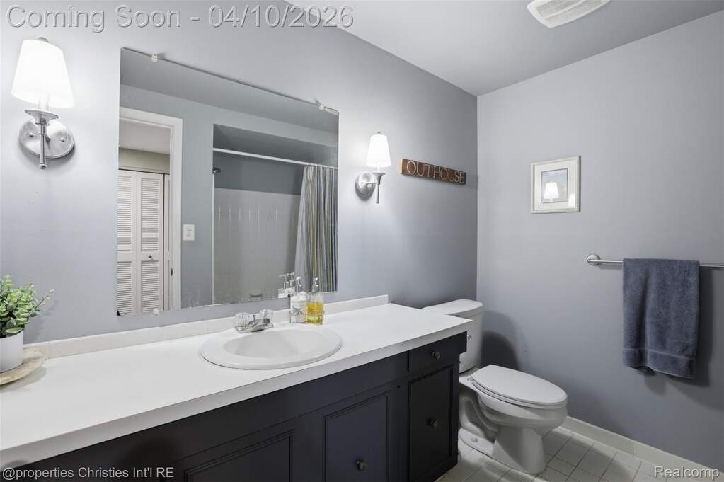 5 Bedroom Single Family Home/House's Image 32