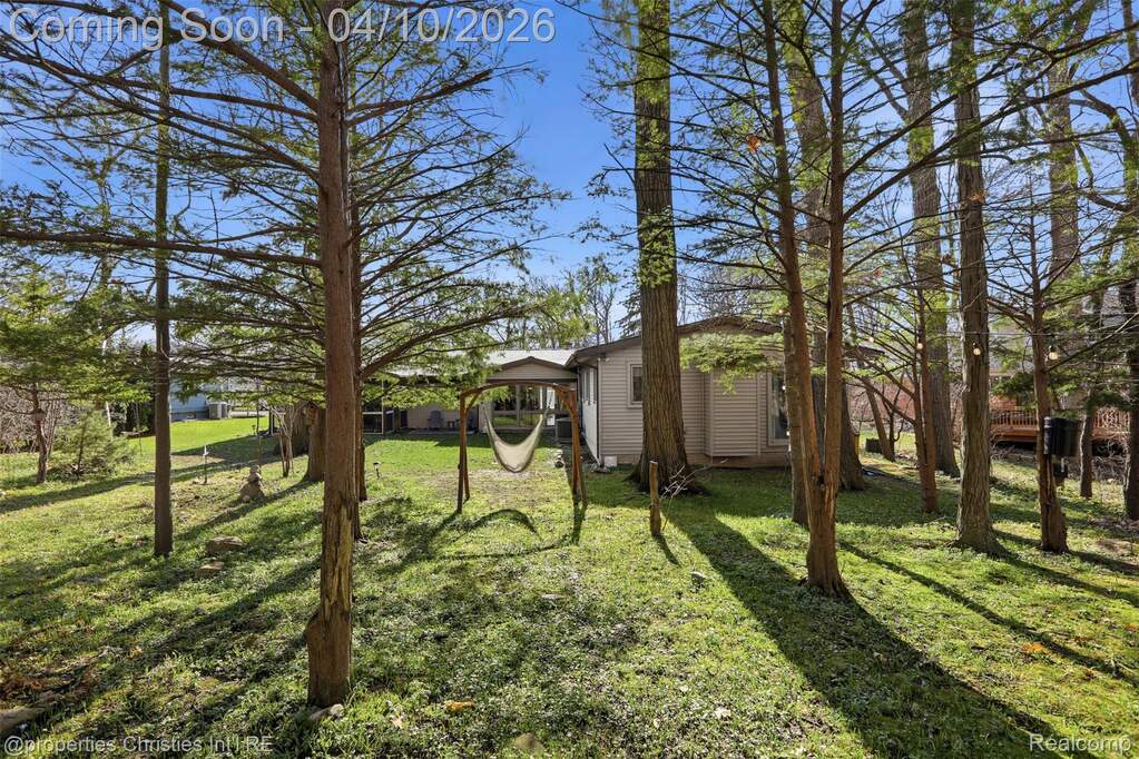 5 Bedroom Single Family Home/House's Image 41