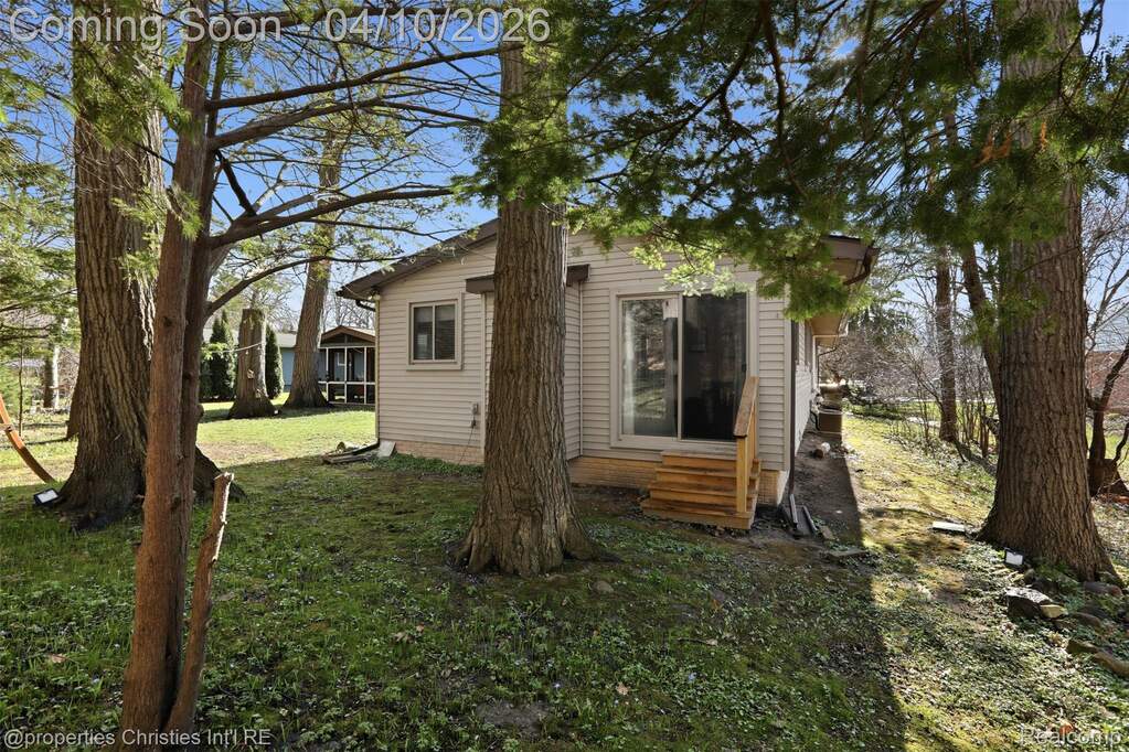 5 Bedroom Single Family Home/House's Image 42