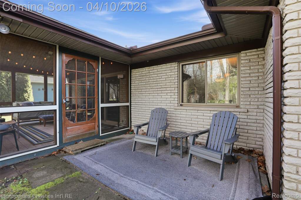 5 Bedroom Single Family Home/House's Image 43