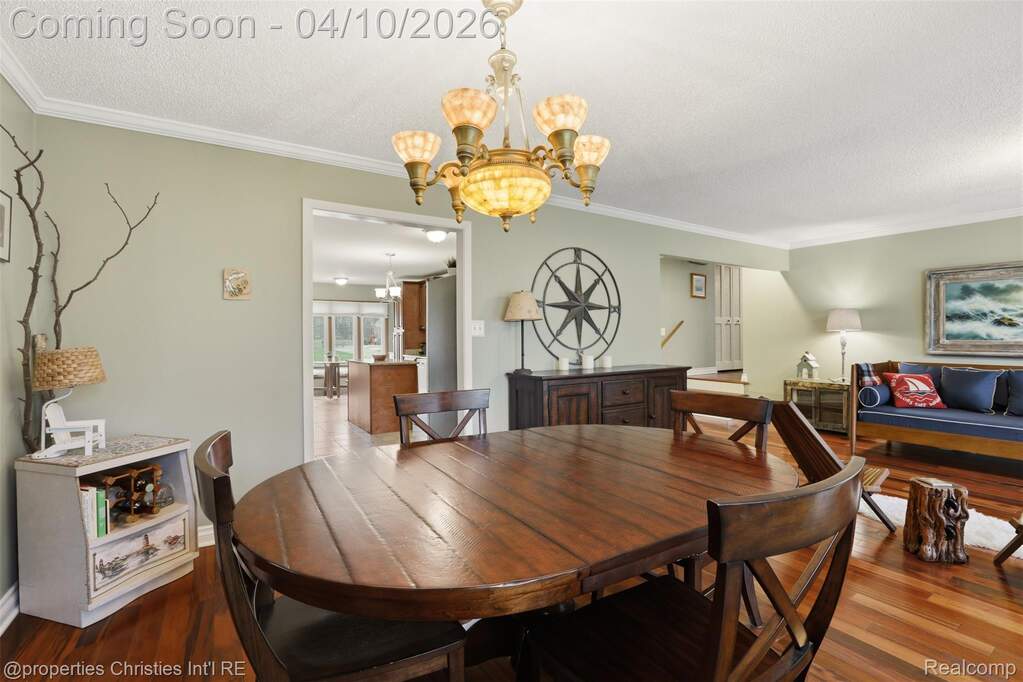 5 Bedroom Single Family Home/House's Image 5