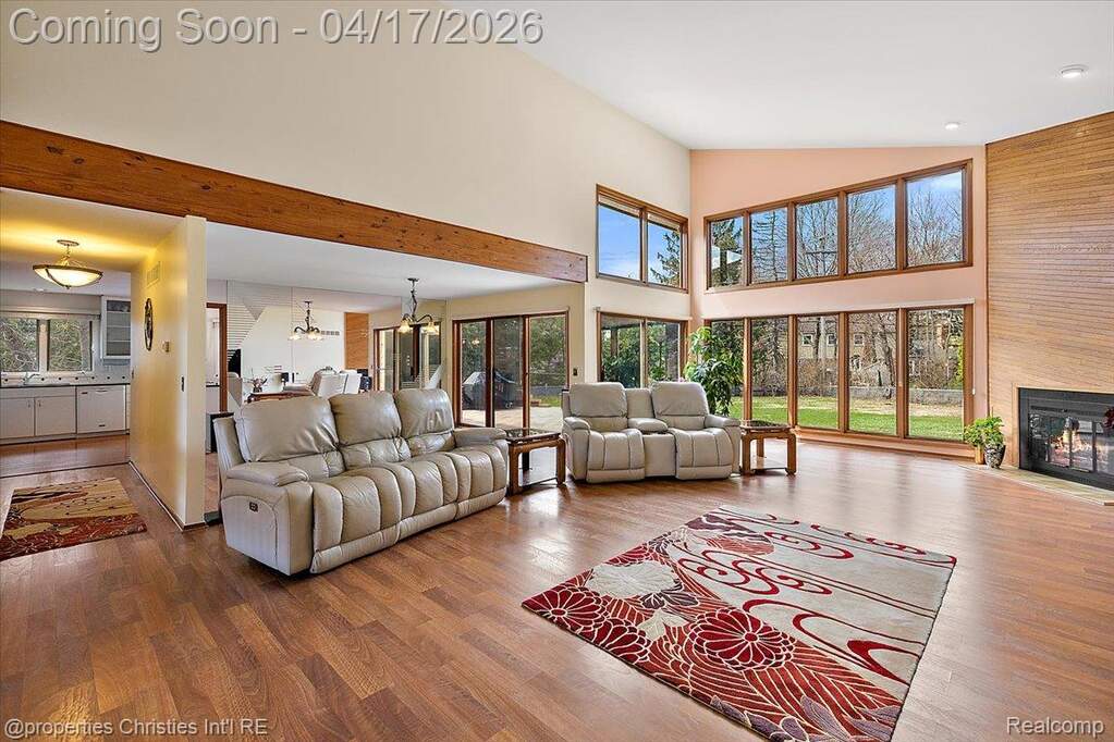 4 Bedroom Single Family Home/House's Image 10