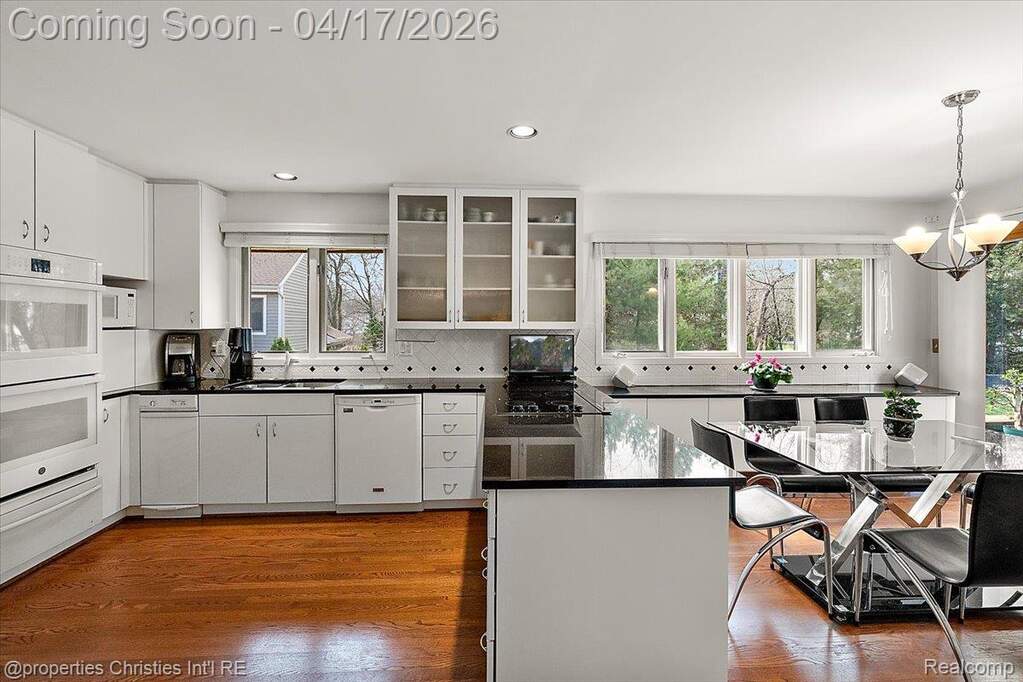 4 Bedroom Single Family Home/House's Image 16