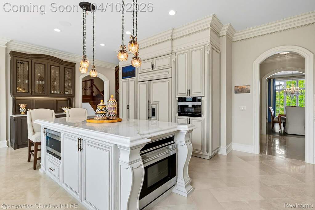 5 Bedroom Single Family Home/House's Image 10
