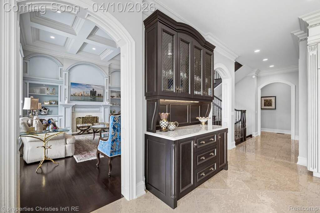 5 Bedroom Single Family Home/House's Image 14