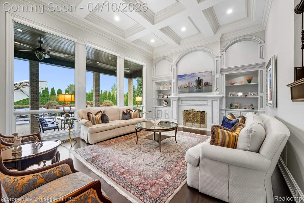 5 Bedroom Single Family Home/House's Image 15
