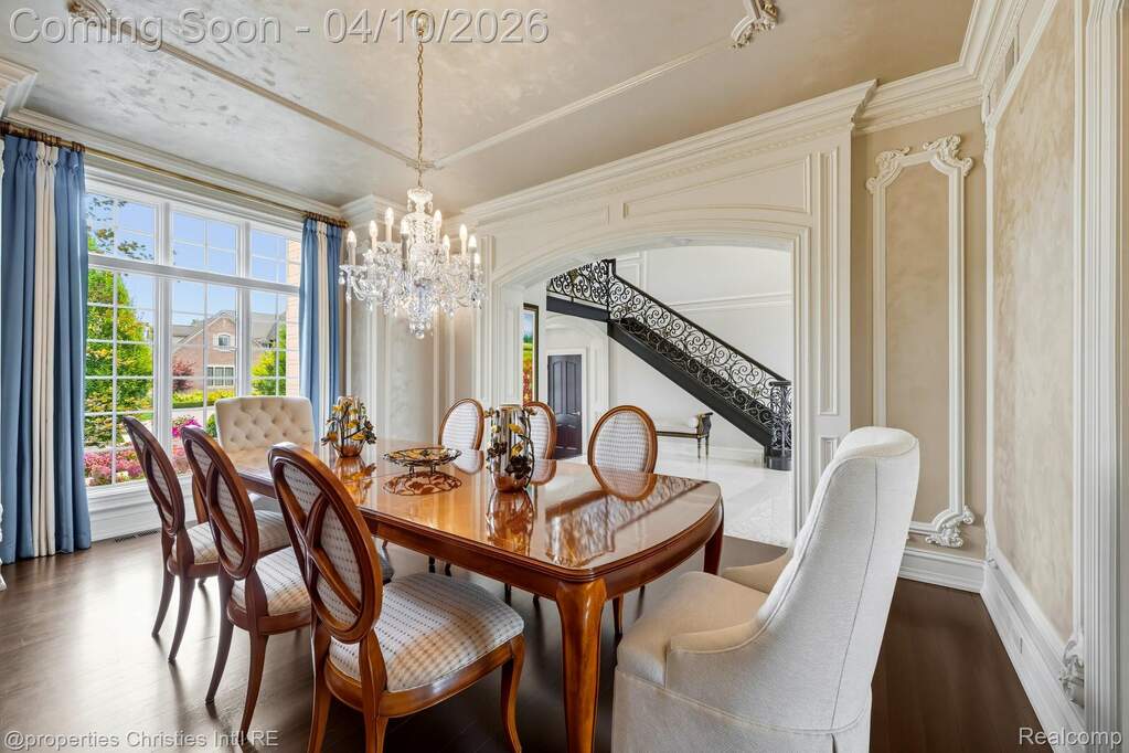 5 Bedroom Single Family Home/House's Image 17