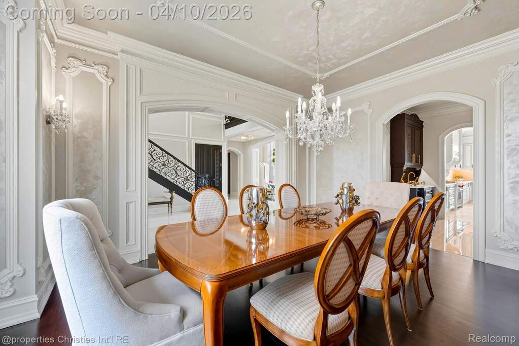 5 Bedroom Single Family Home/House's Image 18