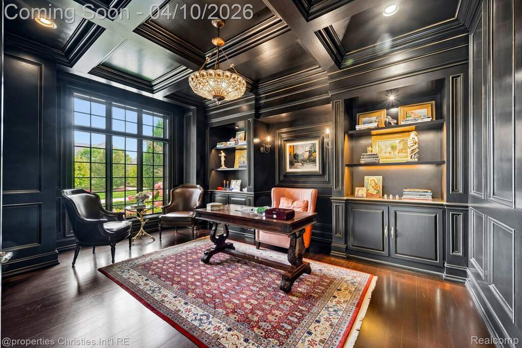 5 Bedroom Single Family Home/House's Image 19