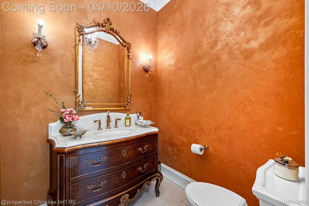 5 Bedroom Single Family Home/House's Image 21
