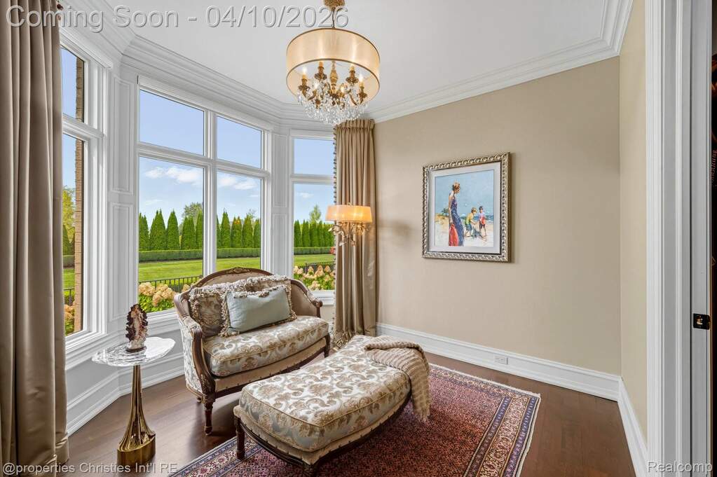 5 Bedroom Single Family Home/House's Image 23