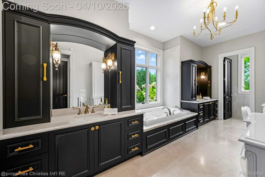 5 Bedroom Single Family Home/House's Image 25