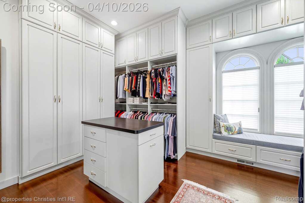 5 Bedroom Single Family Home/House's Image 30
