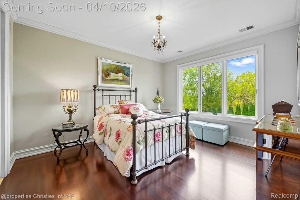 5 Bedroom Single Family Home/House's Image 43