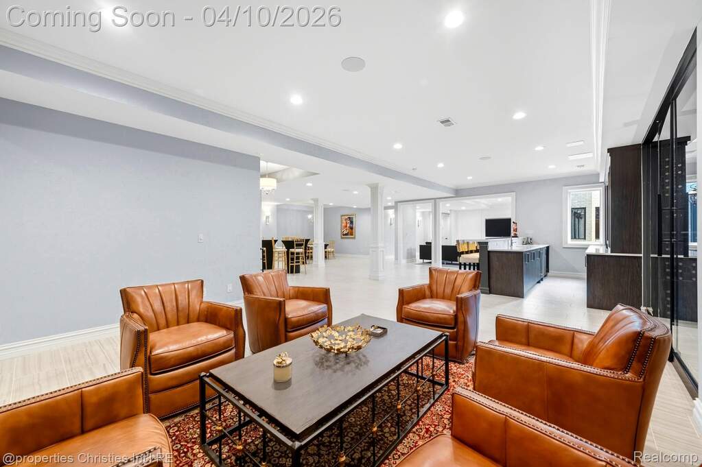 5 Bedroom Single Family Home/House's Image 53
