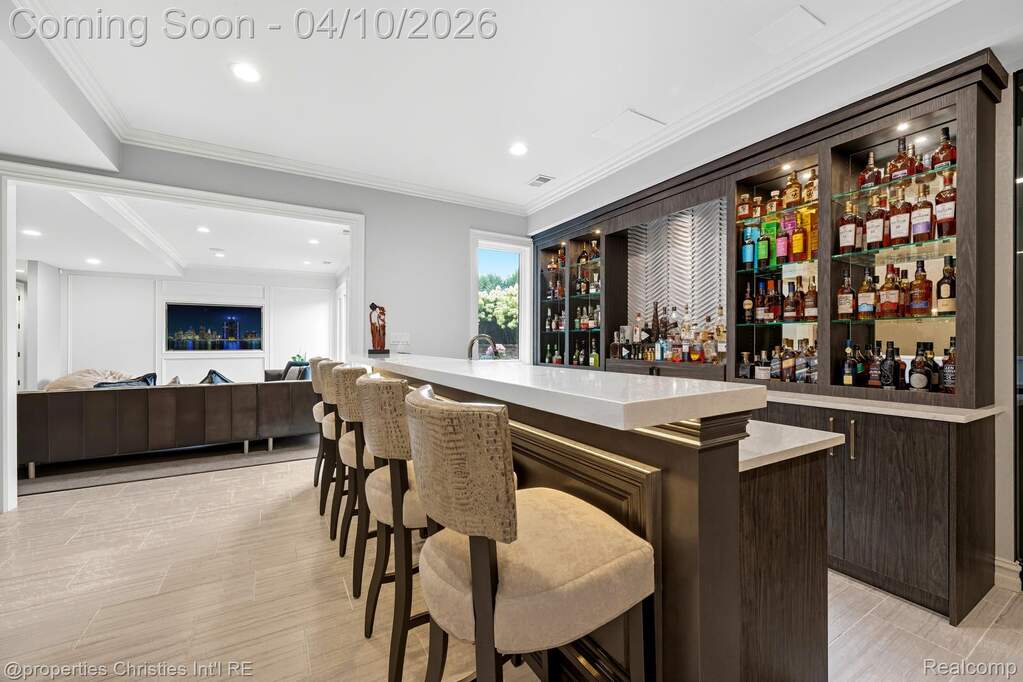 5 Bedroom Single Family Home/House's Image 54
