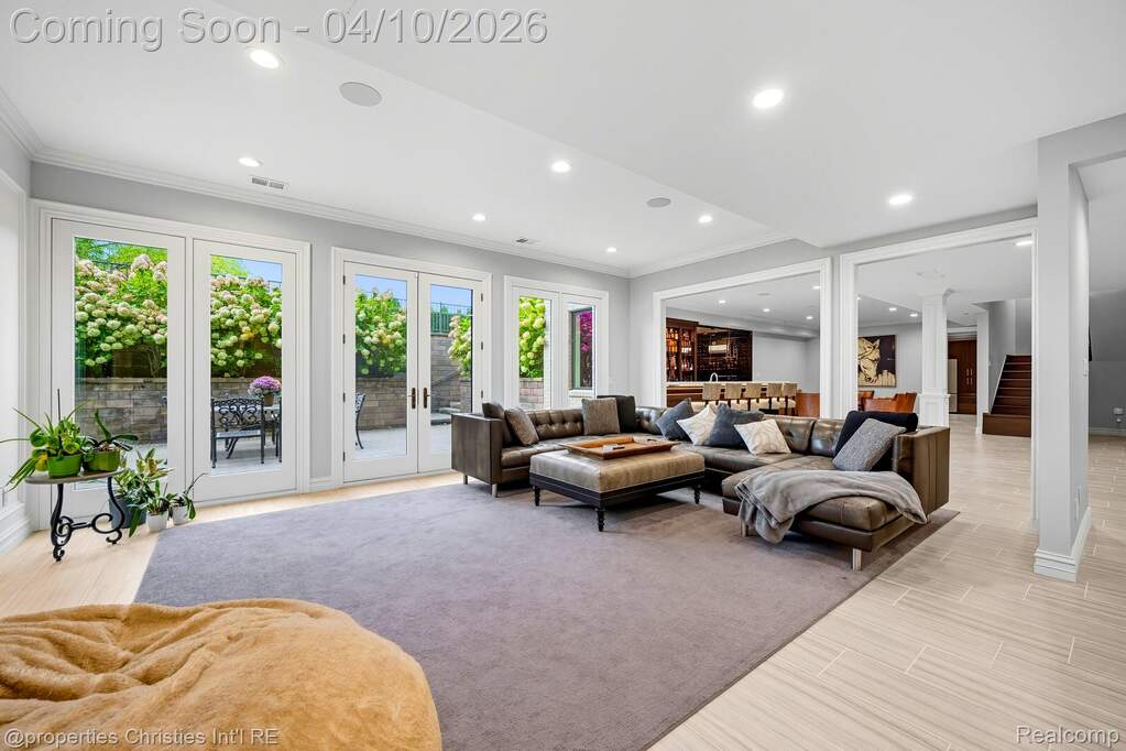 5 Bedroom Single Family Home/House's Image 61