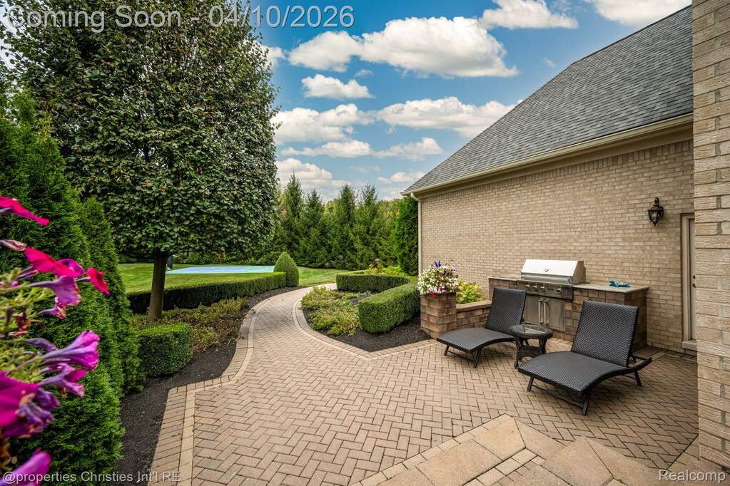 5 Bedroom Single Family Home/House's Image 74