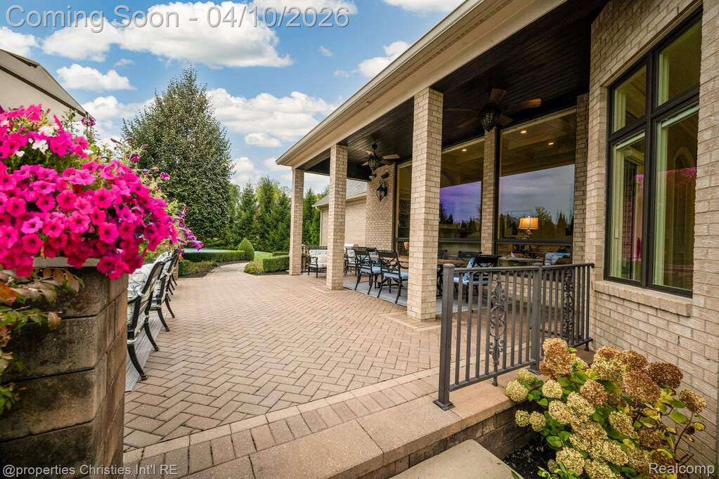 5 Bedroom Single Family Home/House's Image 77