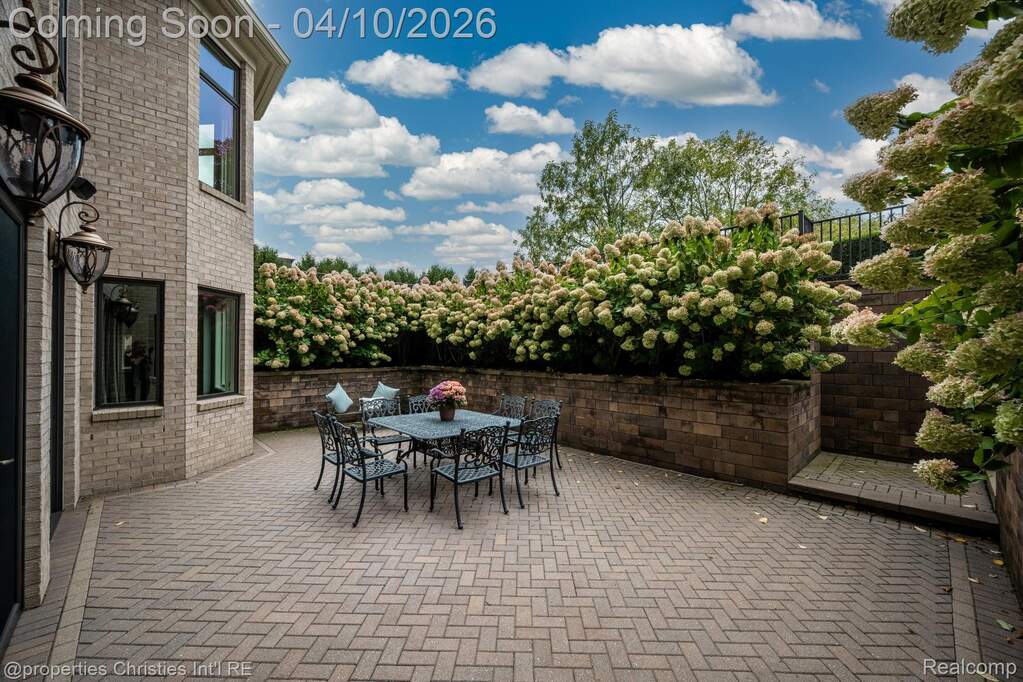 5 Bedroom Single Family Home/House's Image 79