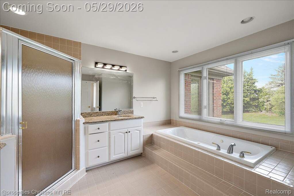4 Bedroom Single Family Home/House's Image 37